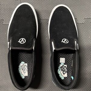 Like new Vans Classic Black Suede Slip-Ons